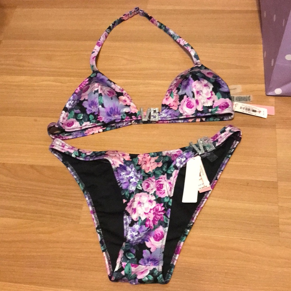 VS bikini